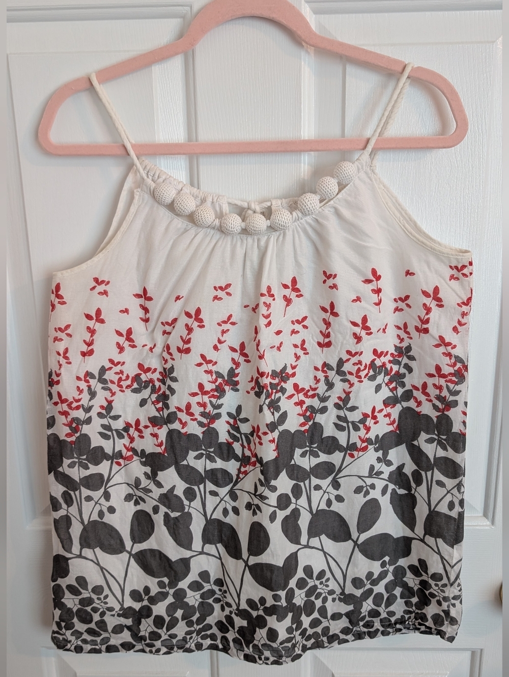 Kenzie Brand White Floral Print Spaghetti Strap Tank Top Red & Gray Leaf Pattern